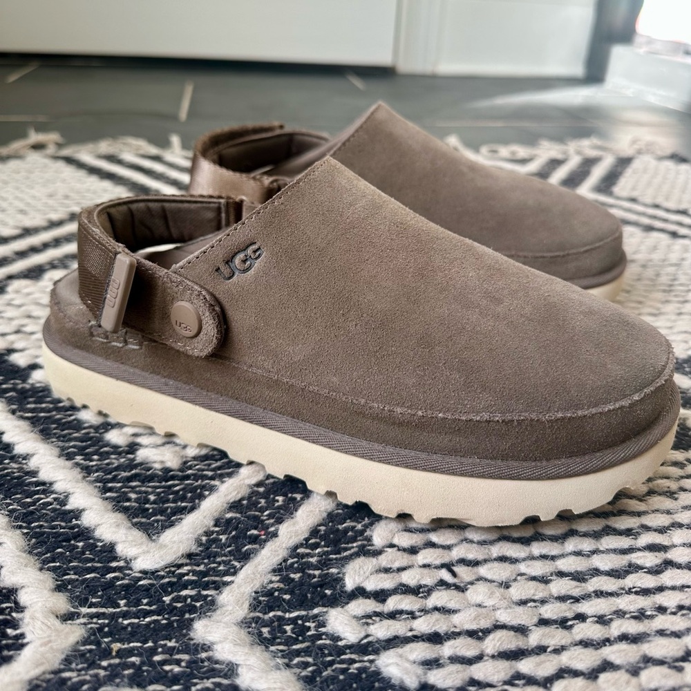 Ugg Goldenstar Clogs in Hickory - Womens - Size 9